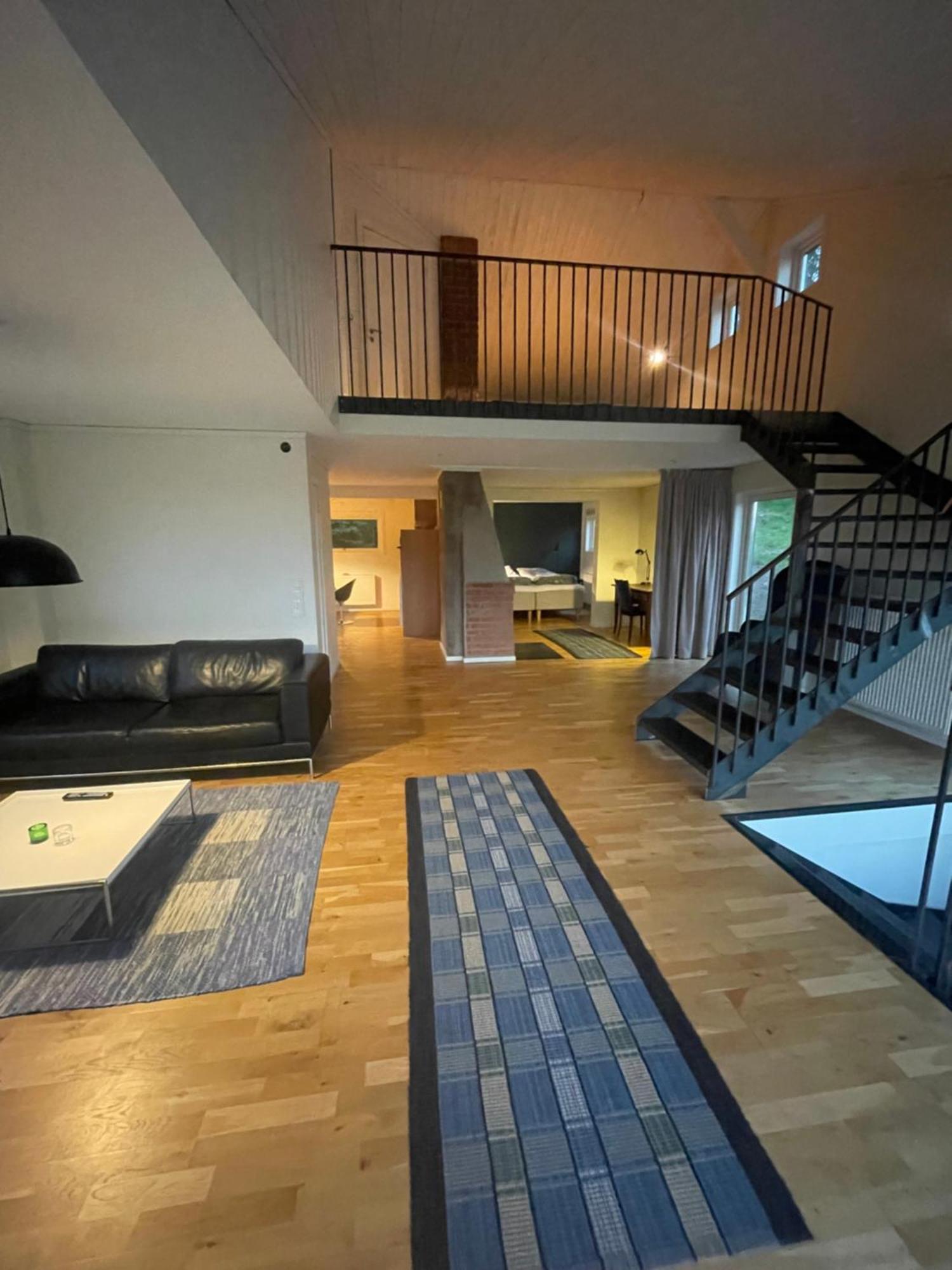 Bed and Breakfast Gisebo Vingard Хускварна Экстерьер фото
